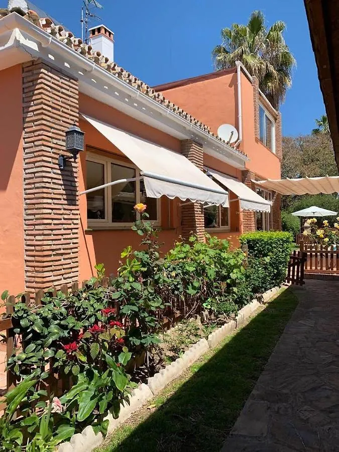 Chalet Con Piscina A 50 M De La Playa . Marbella Hiszpania